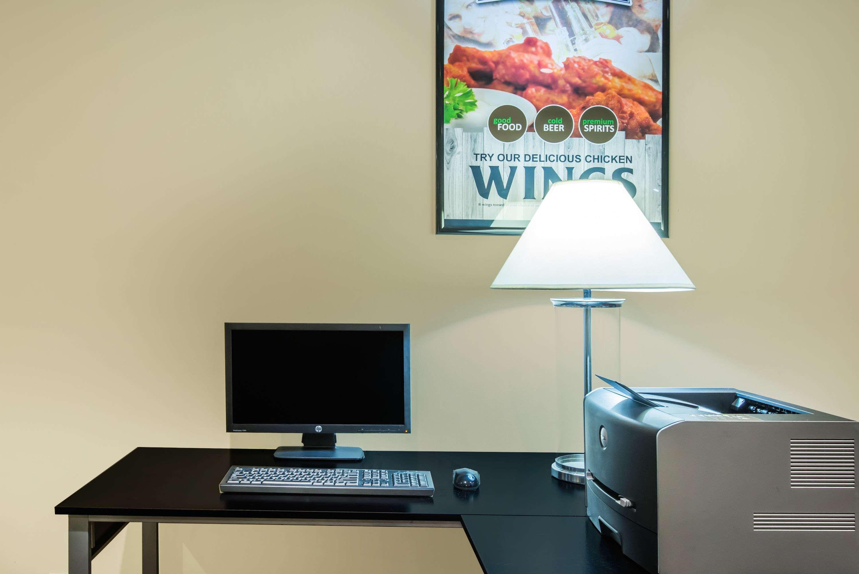 Wyndham Garden Pittsburgh Airport Hotel