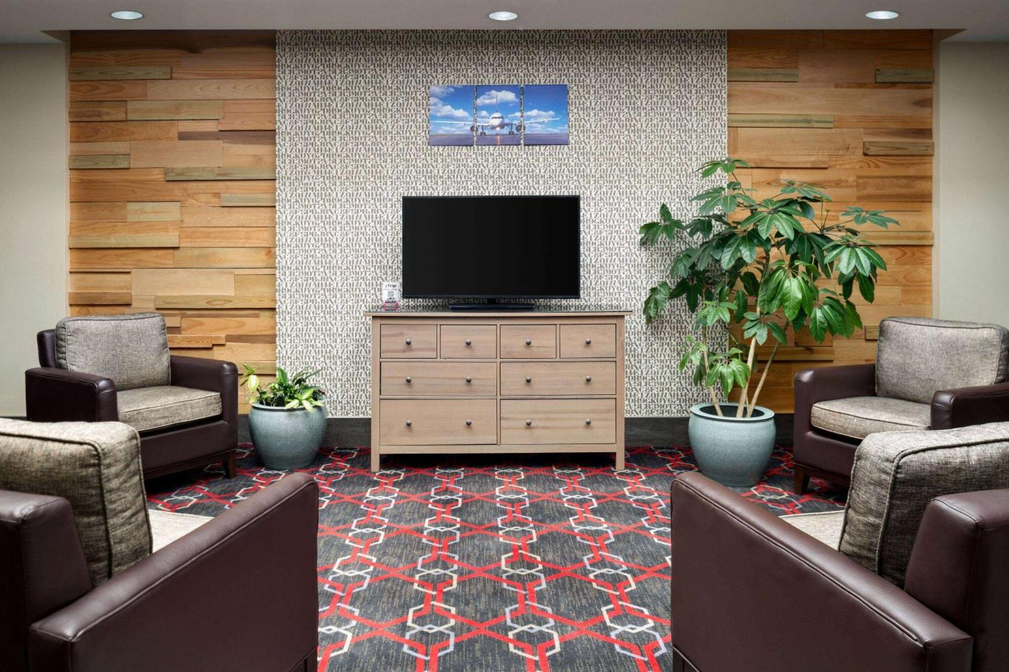 Wyndham Garden Pittsburgh Airport Hotel 3*
