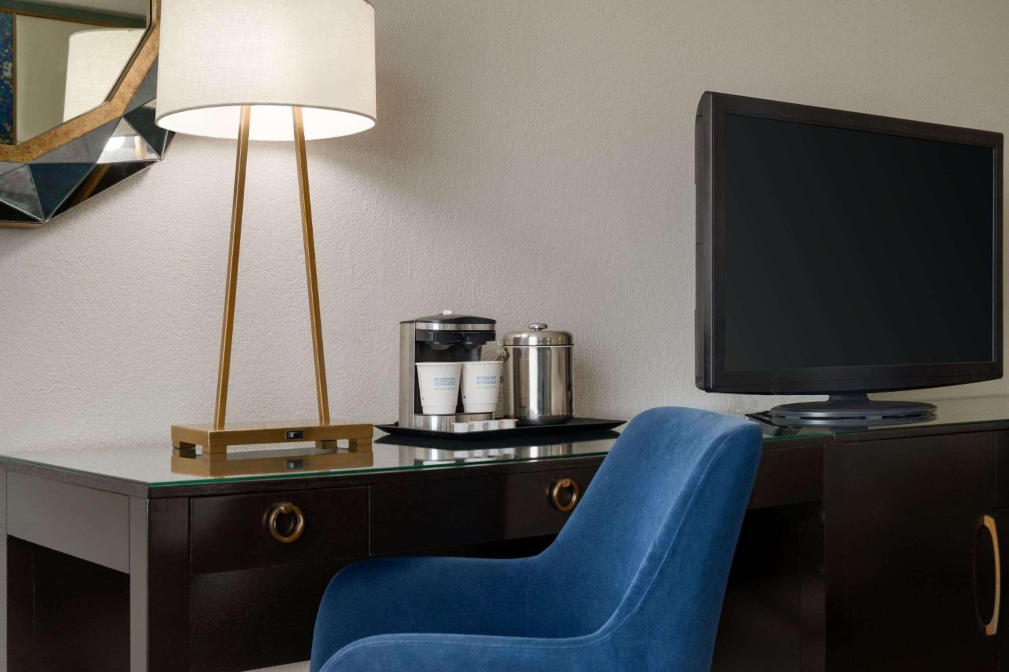 Wyndham Garden Pittsburgh Airport 3*