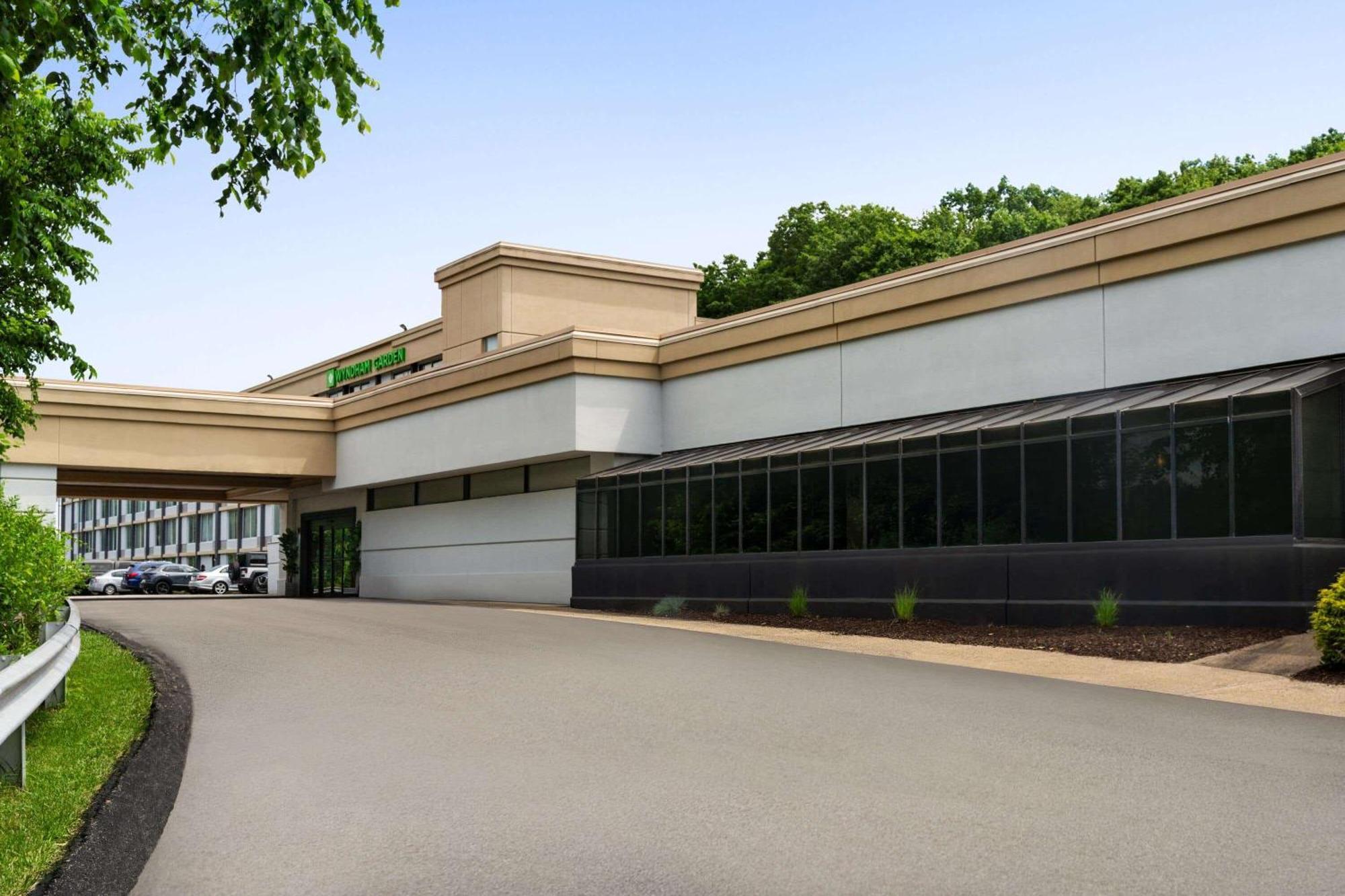 Hotel Wyndham Garden Pittsburgh Airport 3*